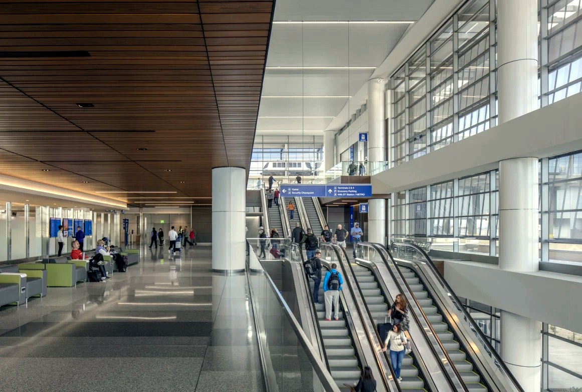 PHX Terminal 3